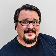 Simon Bach