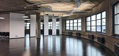 LOWKY Studio Impression 9