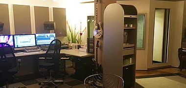 THE VOICES Impression 1